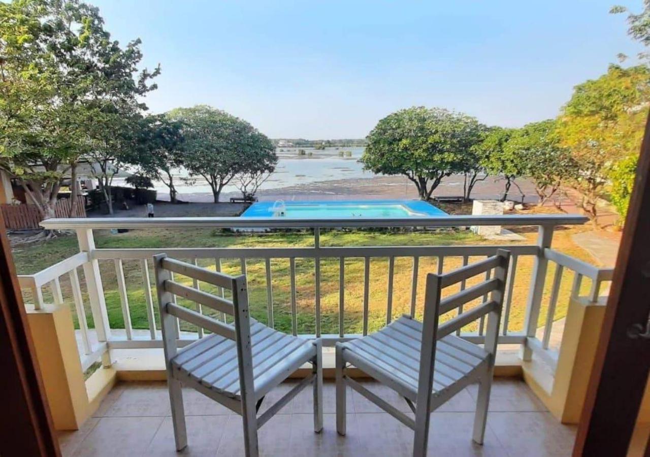 Baan Talay See Cream Resort Samut Songkhram Exteriör bild