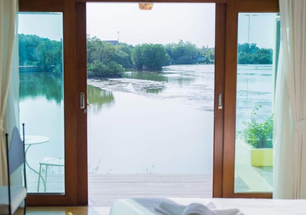 Baan Talay See Cream Resort Samut Songkhram Exteriör bild