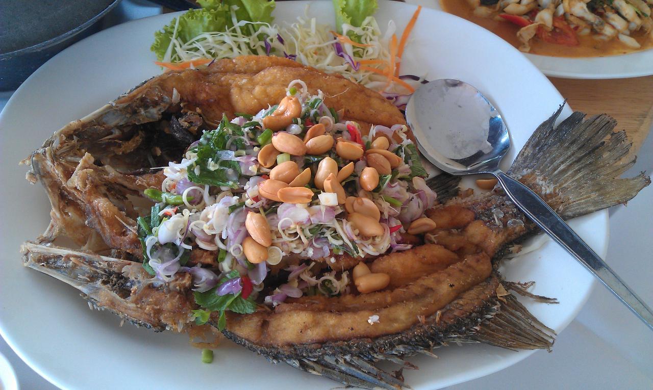 Baan Talay See Cream Resort Samut Songkhram Exteriör bild