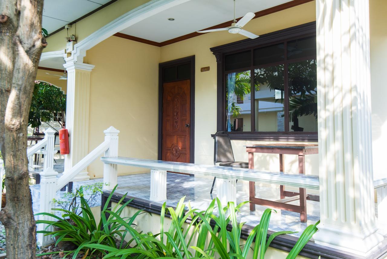 Baan Talay See Cream Resort Samut Songkhram Exteriör bild