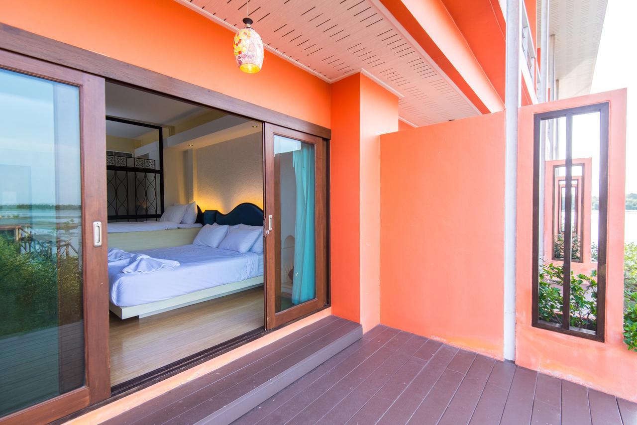 Baan Talay See Cream Resort Samut Songkhram Exteriör bild