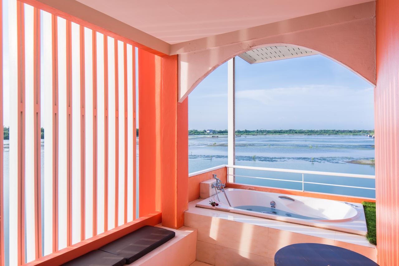 Baan Talay See Cream Resort Samut Songkhram Exteriör bild