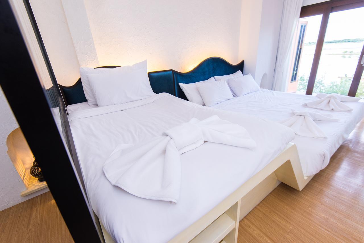 Baan Talay See Cream Resort Samut Songkhram Exteriör bild