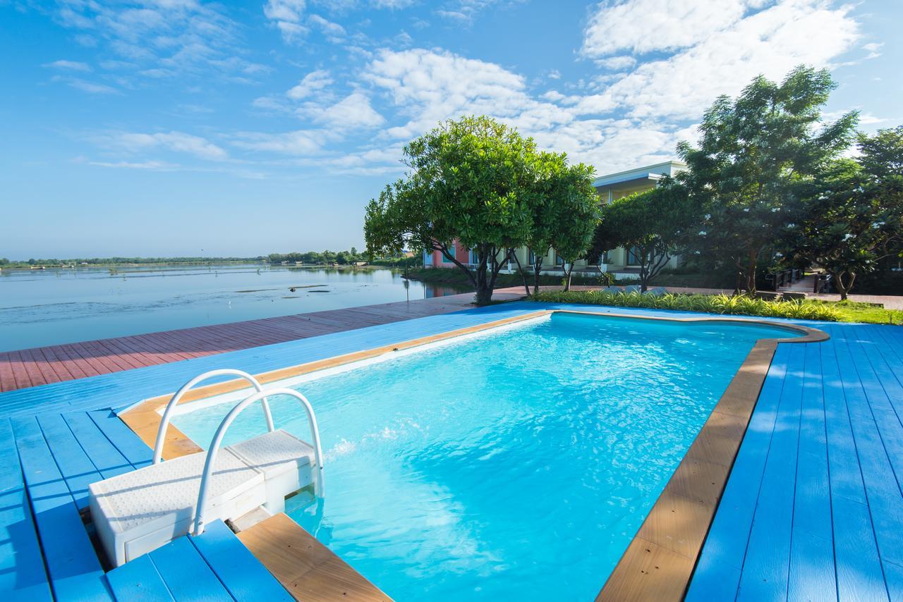 Baan Talay See Cream Resort Samut Songkhram Exteriör bild