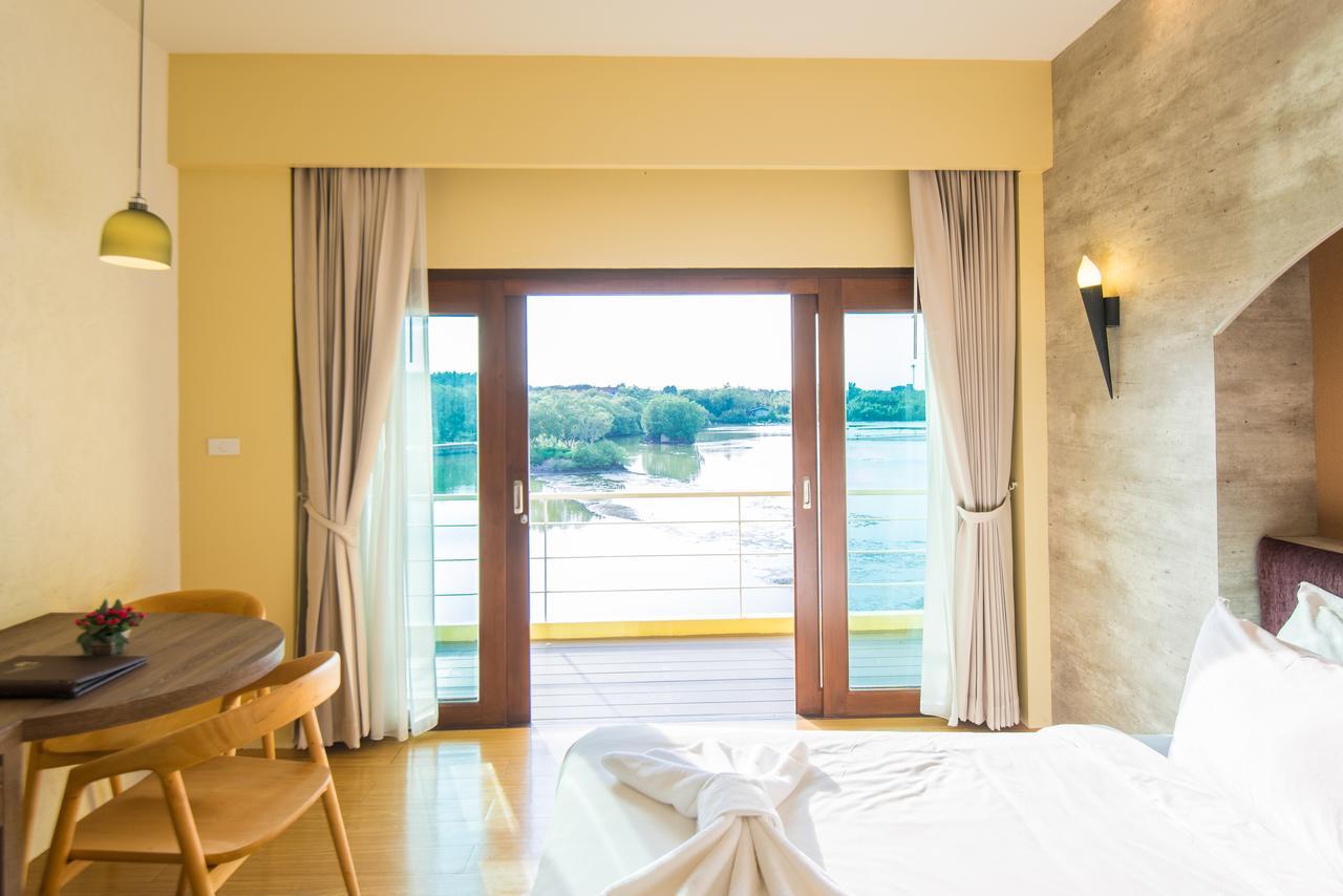 Baan Talay See Cream Resort Samut Songkhram Exteriör bild