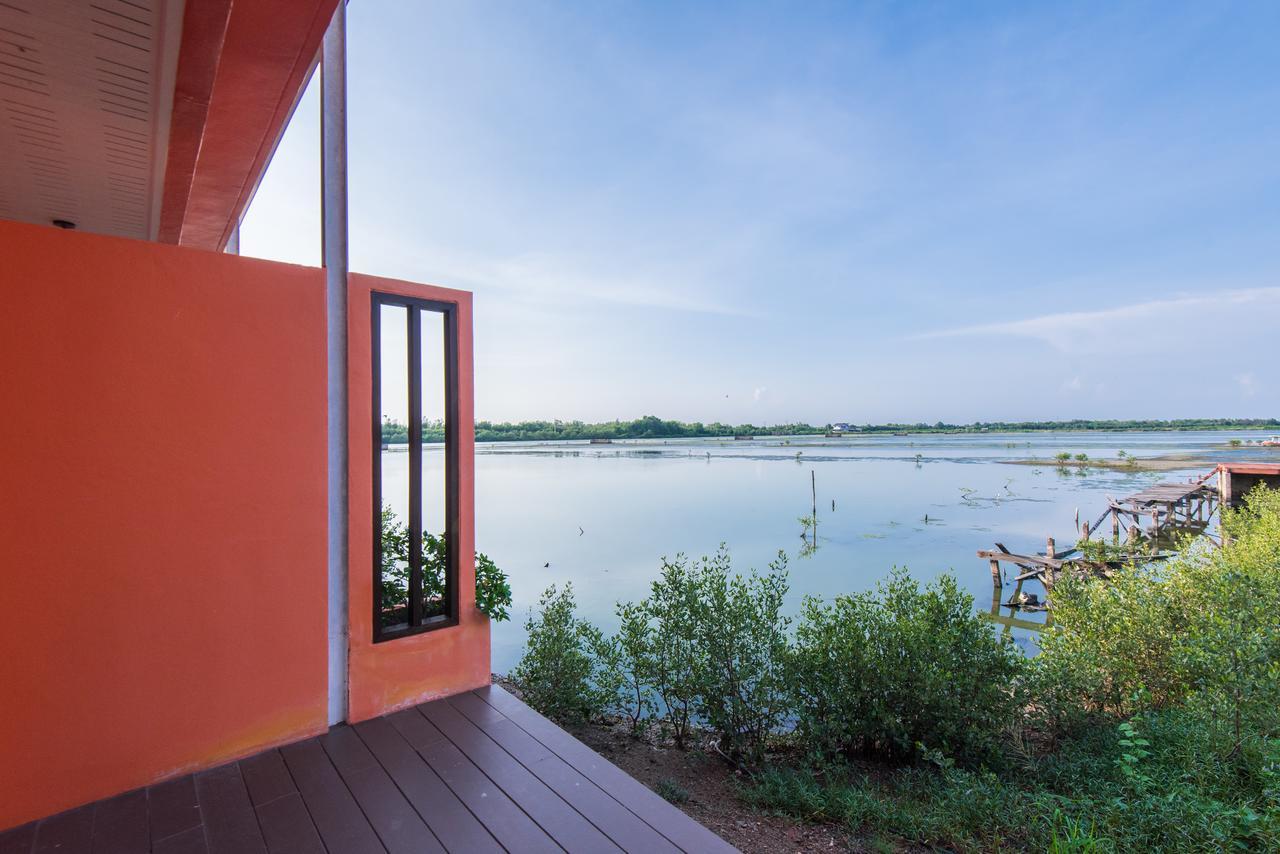 Baan Talay See Cream Resort Samut Songkhram Exteriör bild