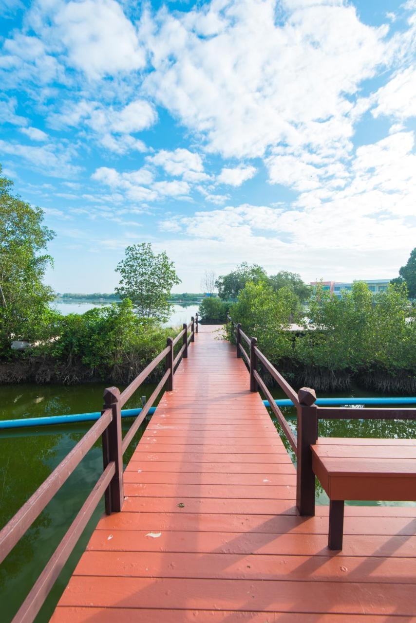 Baan Talay See Cream Resort Samut Songkhram Exteriör bild