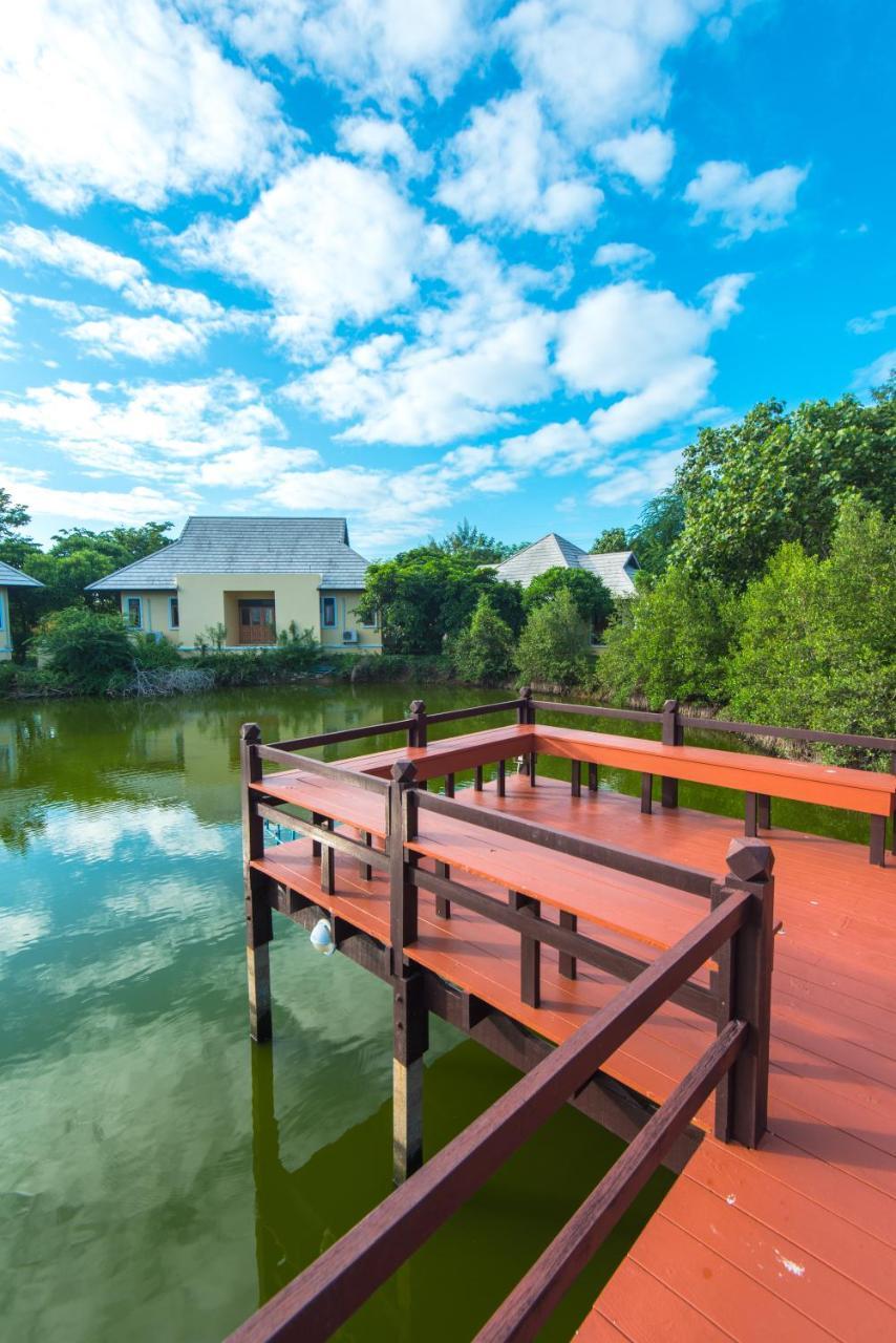Baan Talay See Cream Resort Samut Songkhram Exteriör bild